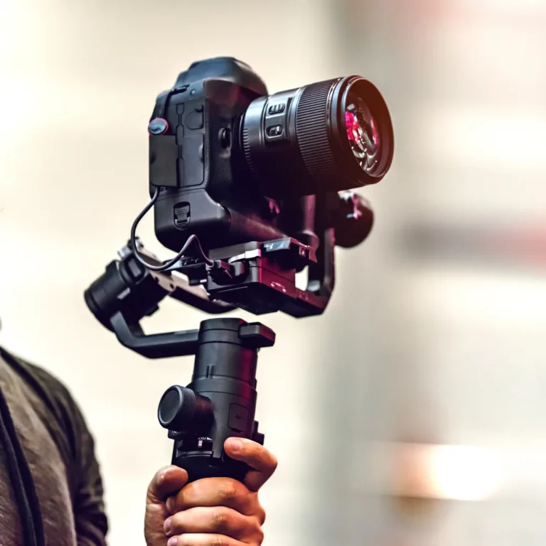 Professionelle Kamera mit Gimbal zur Aufnahme von Immobilienvideos