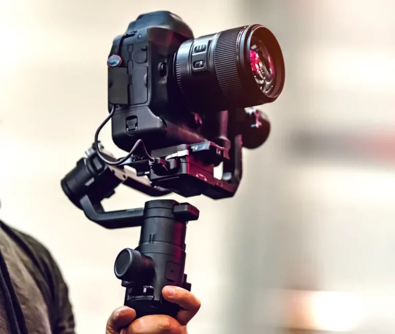 Professionelle Kamera mit Gimbal zur Aufnahme von Immobilienvideos